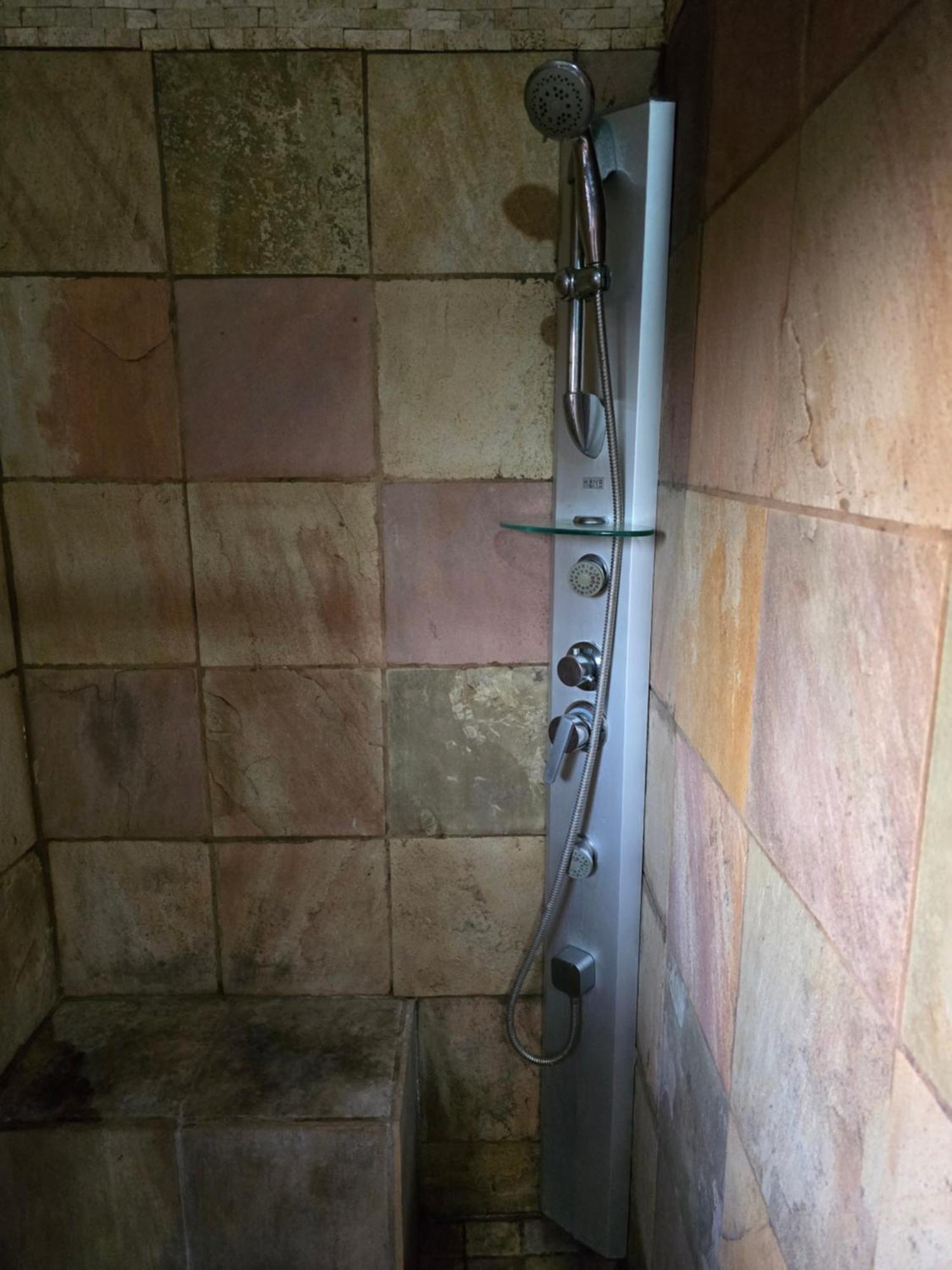 Shale House: 3-bedroom House With Private Access. Holiday home